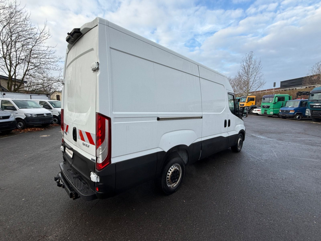 Iveco Daily Kasten HKa 35 S - Furgon: slika 4 Iveco Daily Kasten HKa 35 S - Furgon: slika 4