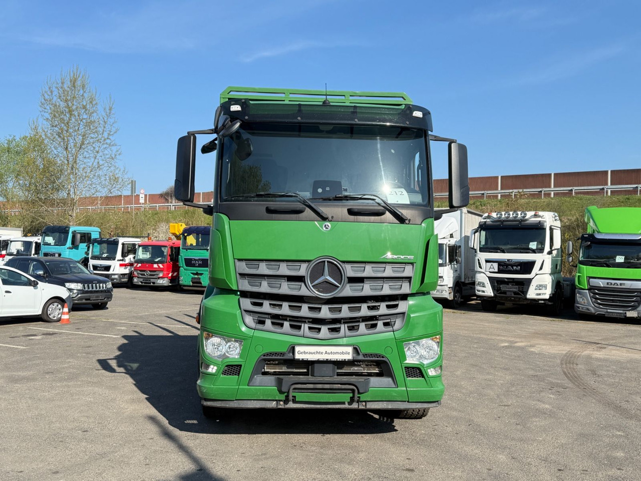 Mercedes-Benz Actros 2571 Holztransporter mit Kran - Tovornjak za prevoz lesa, Tovornjak z dvigalom: slika 1 Mercedes-Benz Actros 2571 Holztransporter mit Kran - Tovornjak za prevoz lesa, Tovornjak z dvigalom: slika 1
