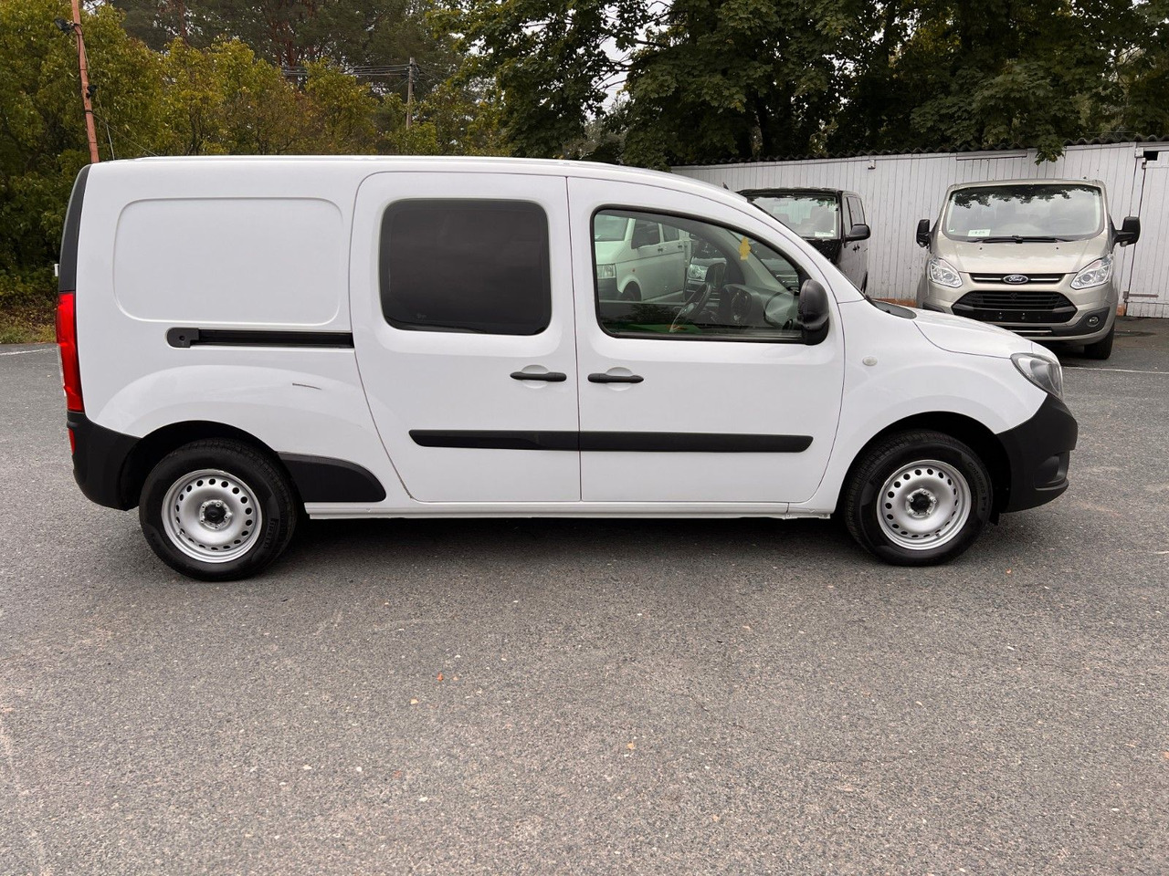 Mercedes-Benz Citan Mixto 111 CDI extralang - Potniški kombi: slika 5 Mercedes-Benz Citan Mixto 111 CDI extralang - Potniški kombi: slika 5