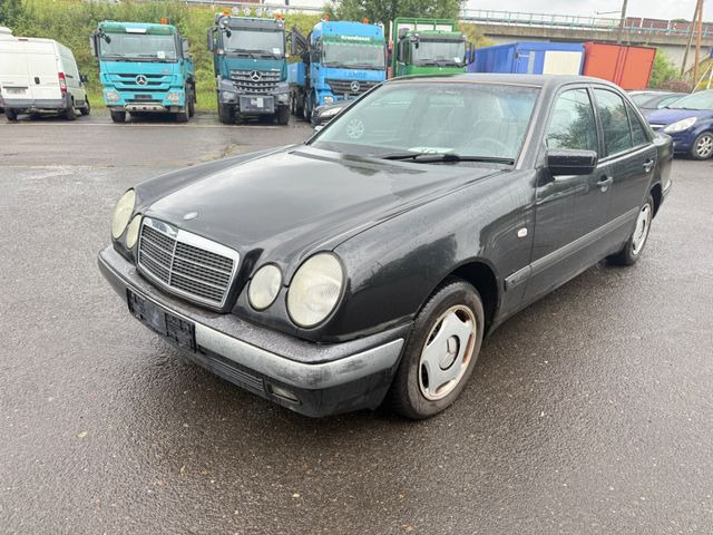 Mercedes-Benz E 200 - Limuzina: slika 3 Mercedes-Benz E 200 - Limuzina: slika 3
