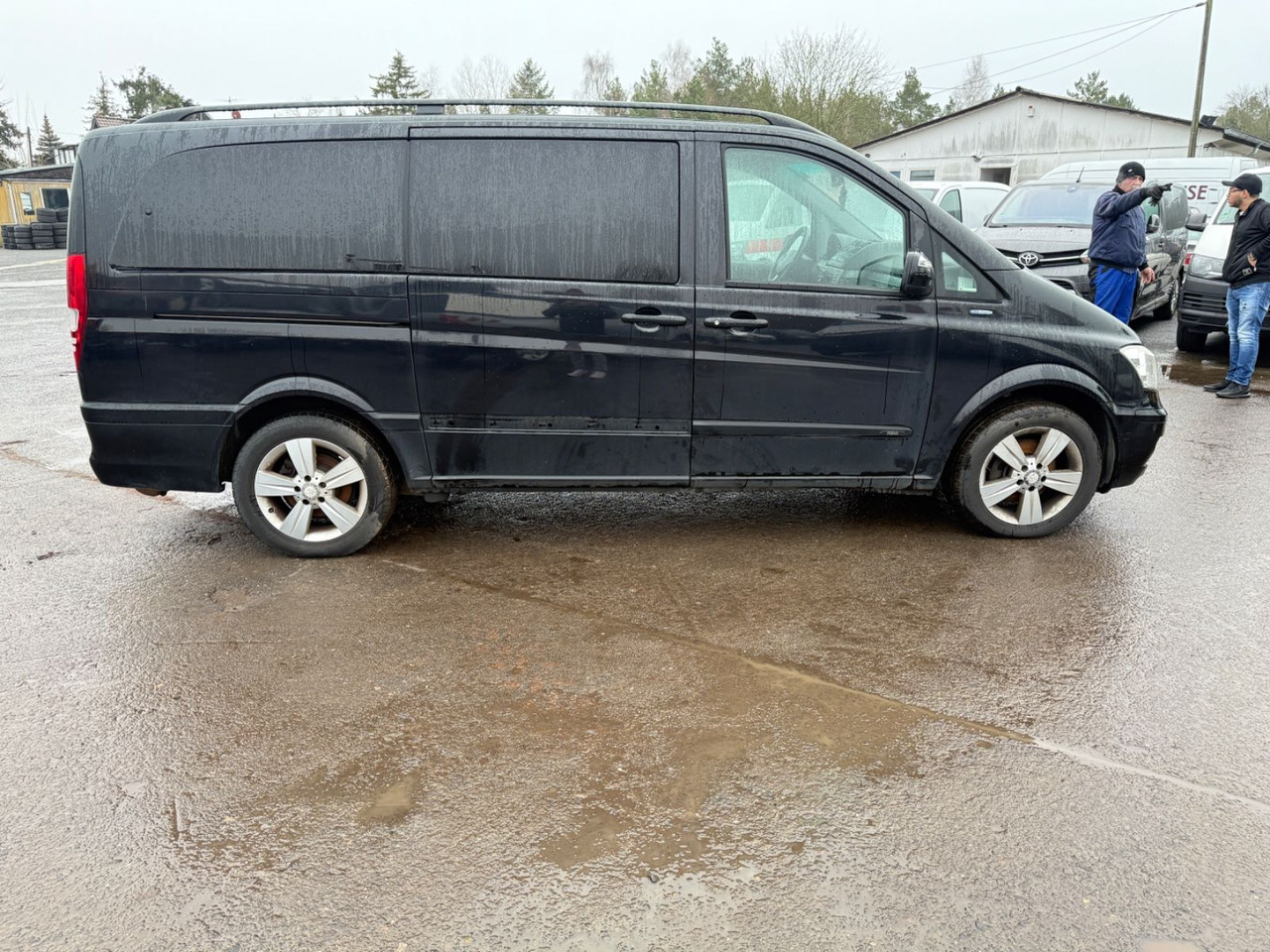 Mercedes-Benz Viano 2.2 CDI Trend Edition lang Motorschaden - Potniški kombi: slika 4 Mercedes-Benz Viano 2.2 CDI Trend Edition lang Motorschaden - Potniški kombi: slika 4