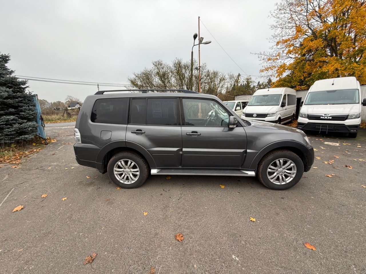 Mitsubishi Pajero 3,2 DI-D Edition 100 - SUV: slika 3 Mitsubishi Pajero 3,2 DI-D Edition 100 - SUV: slika 3
