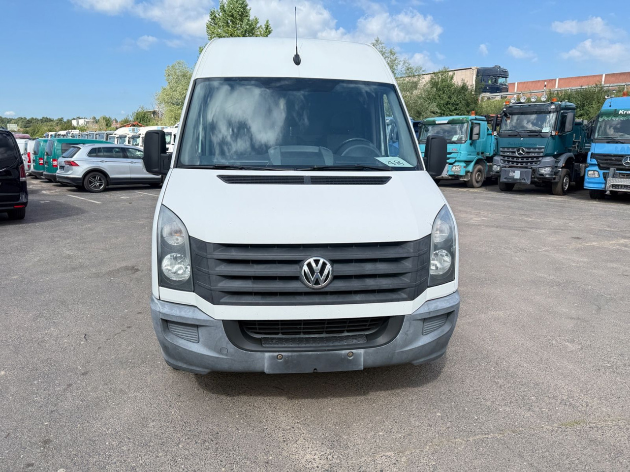 Volkswagen Crafter Kasten 35 mittel L2H2 Hochdach - Furgon: slika 1 Volkswagen Crafter Kasten 35 mittel L2H2 Hochdach - Furgon: slika 1