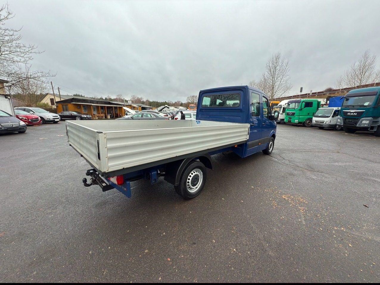 Volkswagen Crafter Pritsche 35 lang L3 Doppelkabine - Dostavno vozilo s kesonom: slika 4 Volkswagen Crafter Pritsche 35 lang L3 Doppelkabine - Dostavno vozilo s kesonom: slika 4