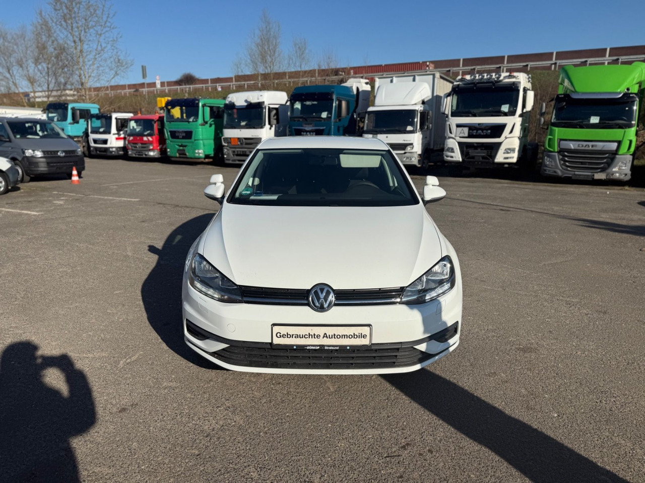 Volkswagen Golf VII Lim. Trendline BMT/Start-Stopp - Kombilimuzina: slika 1 Volkswagen Golf VII Lim. Trendline BMT/Start-Stopp - Kombilimuzina: slika 1