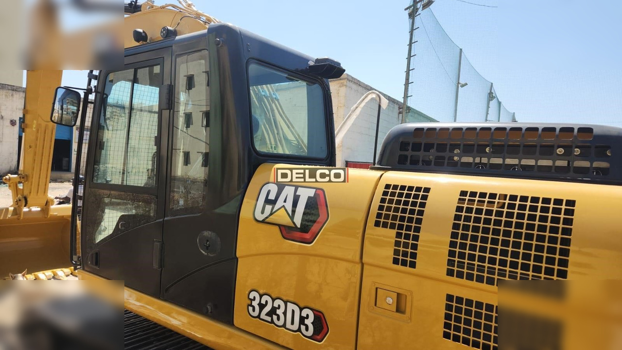 CATERPILLAR 323D3 - Bager goseničar: slika 4 CATERPILLAR 323D3 - Bager goseničar: slika 4