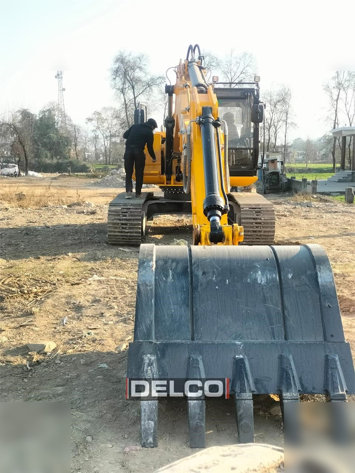 Nov Bager goseničar JCB NXT215 LC: slika 7