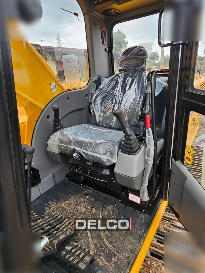 Nov Bager goseničar JCB NXT215 LC: slika 13