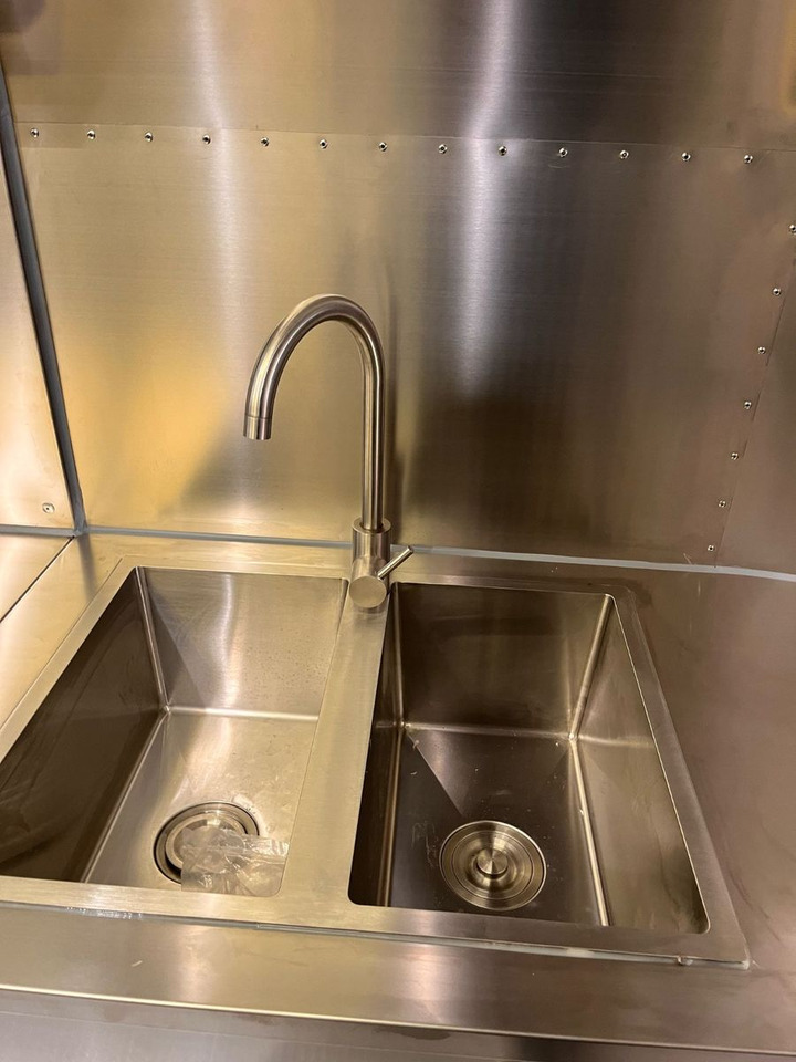 Esselmann Delistar Foodtruck 6000 ähn. Airstream - Prikolica s hrano: slika 3 Esselmann Delistar Foodtruck 6000 ähn. Airstream - Prikolica s hrano: slika 3