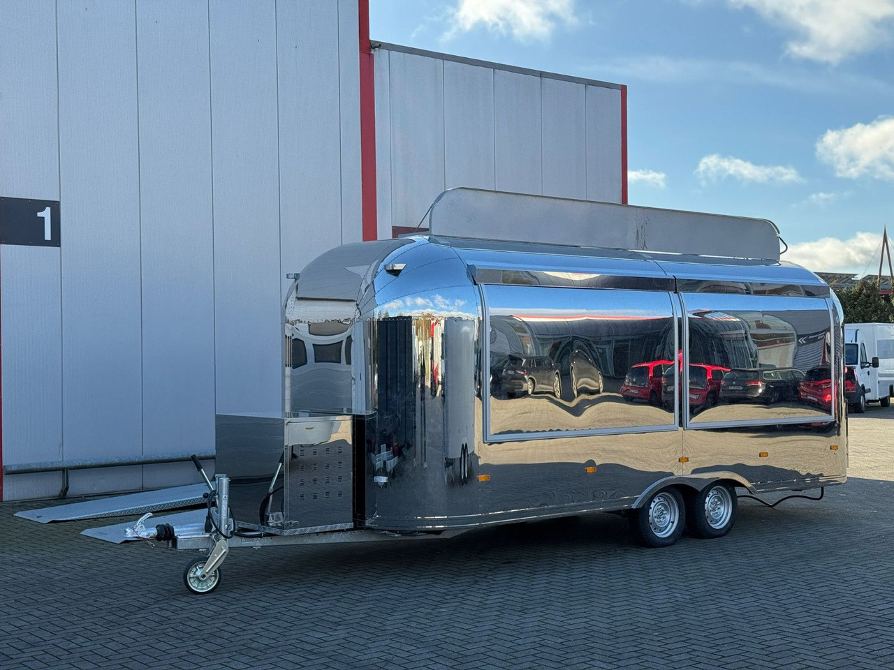 Esselmann Delistar Foodtruck 6000 ähn. Airstream - Prikolica s hrano: slika 4 Esselmann Delistar Foodtruck 6000 ähn. Airstream - Prikolica s hrano: slika 4