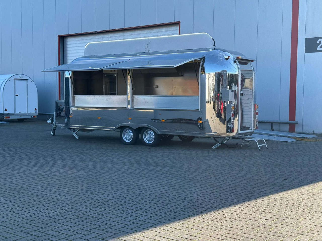 Esselmann Delistar Foodtruck 6000 ähn. Airstream - Prikolica s hrano: slika 1 Esselmann Delistar Foodtruck 6000 ähn. Airstream - Prikolica s hrano: slika 1