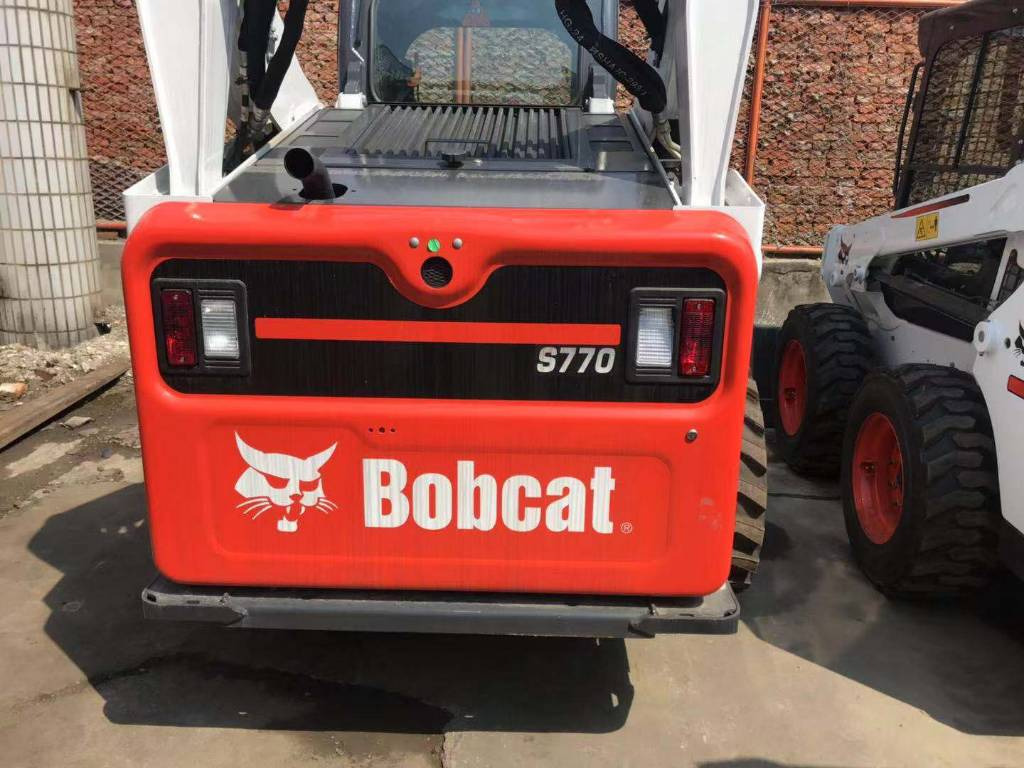Bobcat 750 - Mini nakladalec: slika 1 Bobcat 750 - Mini nakladalec: slika 1