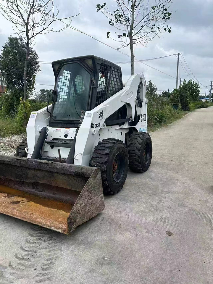 Bobcat S300 - Mini nakladalec: slika 4 Bobcat S300 - Mini nakladalec: slika 4