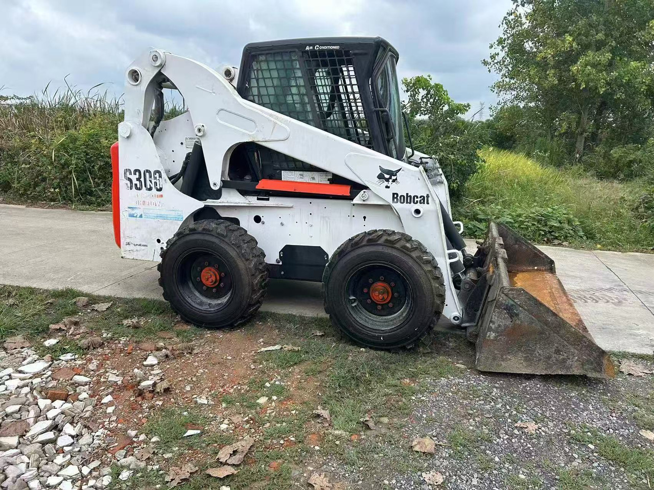 Bobcat S300 - Mini nakladalec: slika 1 Bobcat S300 - Mini nakladalec: slika 1