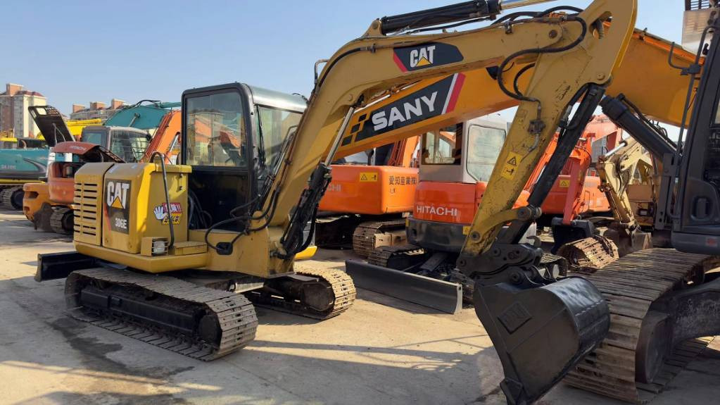 CAT 306E - Mini bager: slika 1 CAT 306E - Mini bager: slika 1