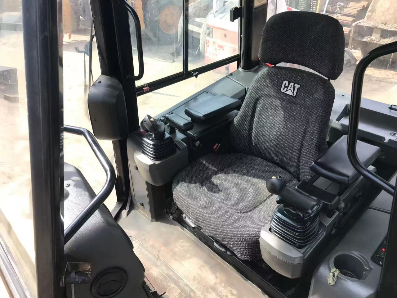 CAT D5K - Buldožer: slika 5 CAT D5K - Buldožer: slika 5