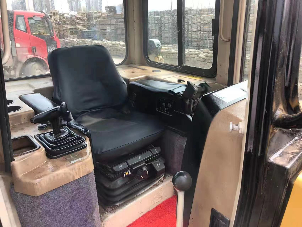 CAT D6M - Buldožer: slika 5 CAT D6M - Buldožer: slika 5