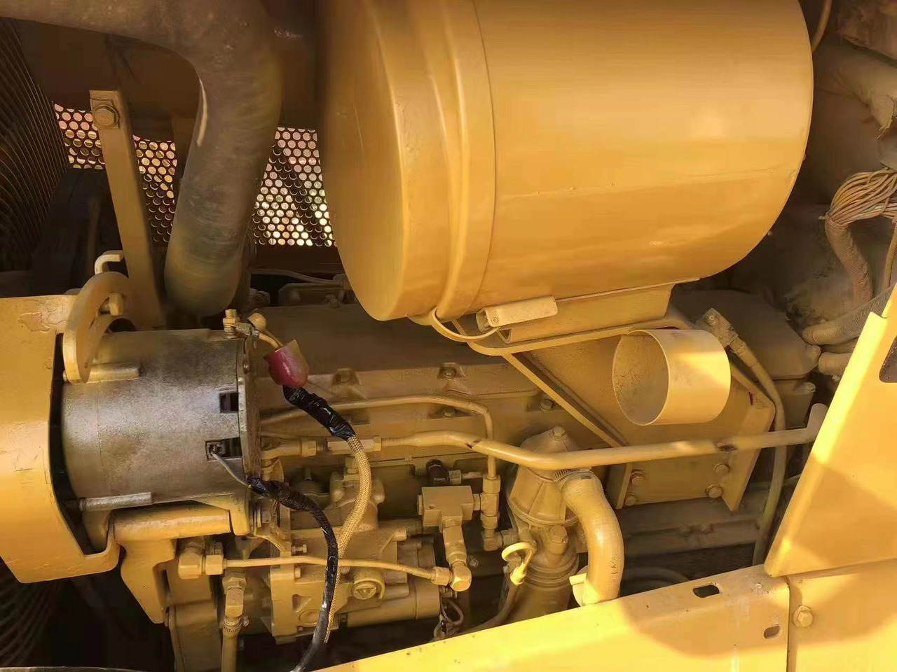 CAT D6M - Buldožer: slika 4 CAT D6M - Buldožer: slika 4