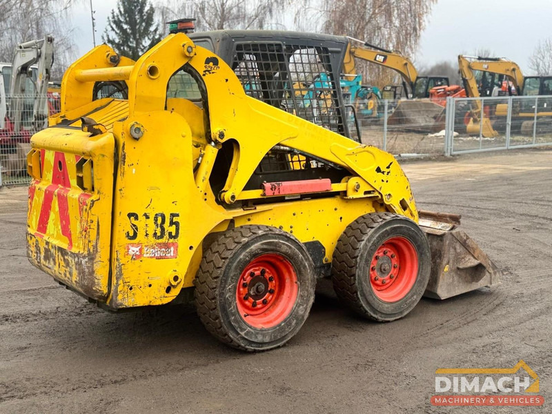 Bobcat S185 Schranklader - 4 cil. Kubota motor - high flow - laadbak - CE keurmerk - Nakladalec: slika 2 Bobcat S185 Schranklader - 4 cil. Kubota motor - high flow - laadbak - CE keurmerk - Nakladalec: slika 2