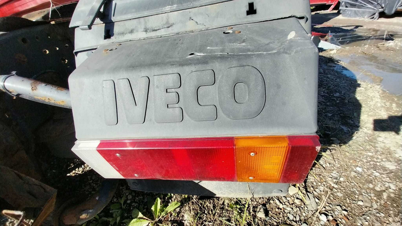 Lampa tylna prawa na belkę IVECO STRALIS EURO 5 - Zadnje luči za Tovornjak: slika 1 Lampa tylna prawa na belkę IVECO STRALIS EURO 5 - Zadnje luči za Tovornjak: slika 1