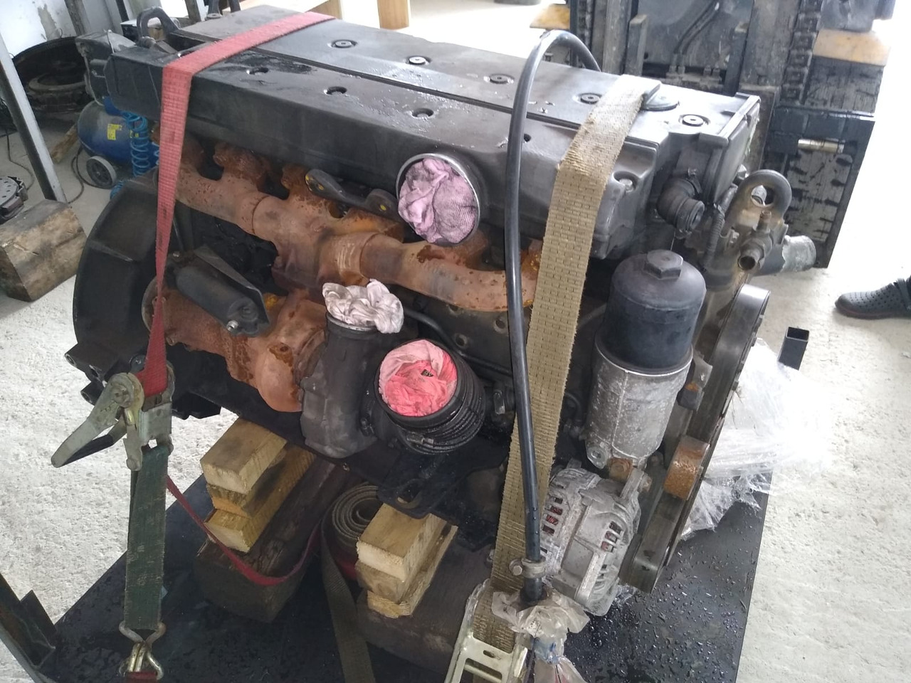 Motor za Tovornjak MERCEDES-BENZ REGENERACJA NAPRAWA REMONT SILNIK Om: 473 , om 472 , om 471 , om 470 , om 934 , om 936 mp4 mp5 Om: 501 ,om 541, om 457 ,om 460 ,om 904 , om 906, om 924, om 926 Om: 502 V8, 503 V10, 504 V12 Om: 401, 42: slika 28 Motor za Tovornjak MERCEDES-BENZ REGENERACJA NAPRAWA REMONT SILNIK Om: 473 , om 472 , om 471 , om 470 , om 934 , om 936 mp4 mp5 Om: 501 ,om 541, om 457 ,om 460 ,om 904 , om 906, om 924, om 926 Om: 502 V8, 503 V10, 504 V12 Om: 401, 42: slika 28