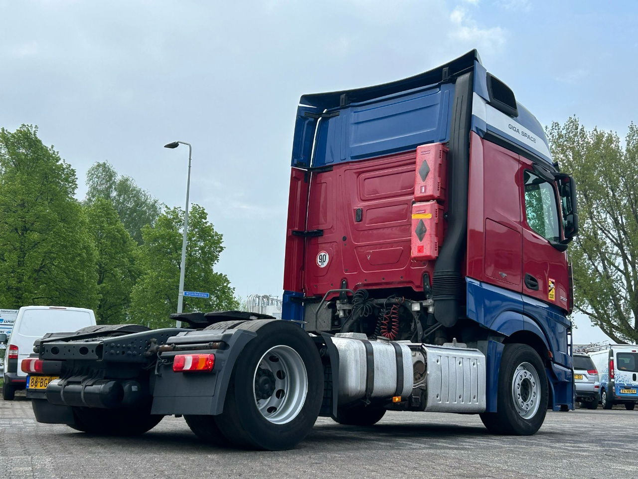 Mercedes-Benz Actros Euro 6 / BJ. 2015 / APK - Vlačilec: slika 3 Mercedes-Benz Actros Euro 6 / BJ. 2015 / APK - Vlačilec: slika 3
