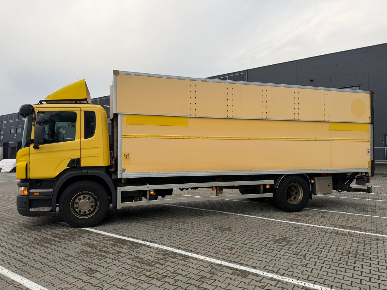 SCANIA P230 - Tovornjak zabojnik: slika 3 SCANIA P230 - Tovornjak zabojnik: slika 3