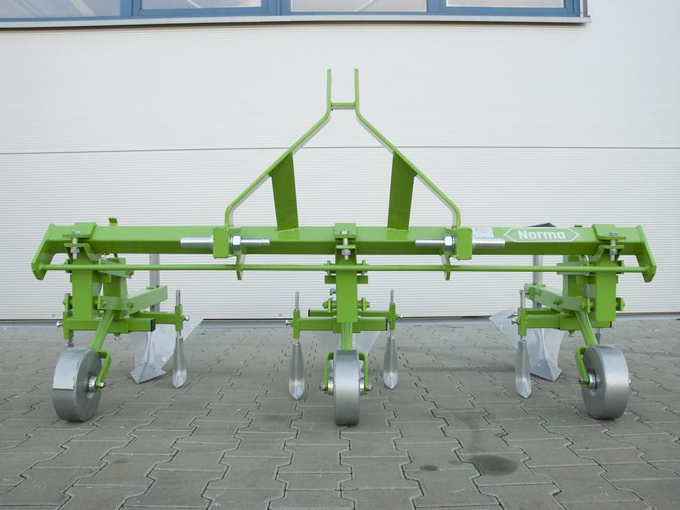 Bomet Jäthacke-Häufler / Hoe ridger / Butteuse / Rincalzatore assolcatore / Полольник-окучник / Obsypnik - Oprema za obdelavo tal: slika 2 Bomet Jäthacke-Häufler / Hoe ridger / Butteuse / Rincalzatore assolcatore / Полольник-окучник / Obsypnik - Oprema za obdelavo tal: slika 2