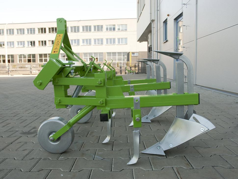 Bomet Jäthacke-Häufler / Hoe ridger / Butteuse / Rincalzatore assolcatore / Полольник-окучник / Obsypnik - Oprema za obdelavo tal: slika 4 Bomet Jäthacke-Häufler / Hoe ridger / Butteuse / Rincalzatore assolcatore / Полольник-окучник / Obsypnik - Oprema za obdelavo tal: slika 4