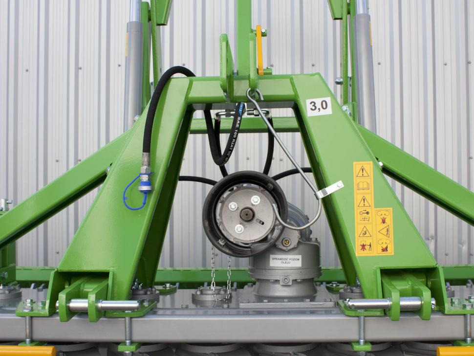 Bomet Kreiselegge / Power harrow / Herse rotative / Erpice rotante / Grada rotativa / Brona wirnikowa 3 m - Vrtavkasta brana: slika 5 Bomet Kreiselegge / Power harrow / Herse rotative / Erpice rotante / Grada rotativa / Brona wirnikowa 3 m - Vrtavkasta brana: slika 5