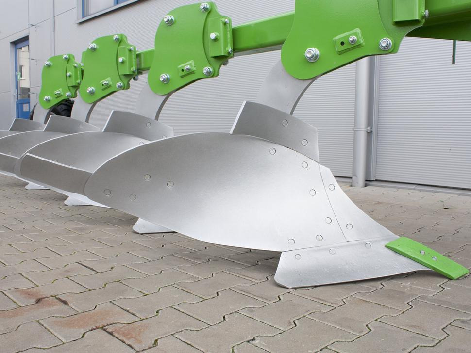 Bomet Pflüge / Single-beam plow / Charrue mono-poutre / Aratro / Плуг / Pług jednobelkowy Libra 3+1 - Plug: slika 4 Bomet Pflüge / Single-beam plow / Charrue mono-poutre / Aratro / Плуг / Pług jednobelkowy Libra 3+1 - Plug: slika 4