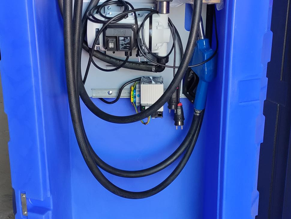 DC AdBlue-Behälter / AdBlue tank / Cuve à AdBlue / Serbatoio / Depósito / Бак для AdBlue / Zbiornik AdBlue 1500 l - Rezervoar za skladiščenje: slika 4 DC AdBlue-Behälter / AdBlue tank / Cuve à AdBlue / Serbatoio / Depósito / Бак для AdBlue / Zbiornik AdBlue 1500 l - Rezervoar za skladiščenje: slika 4