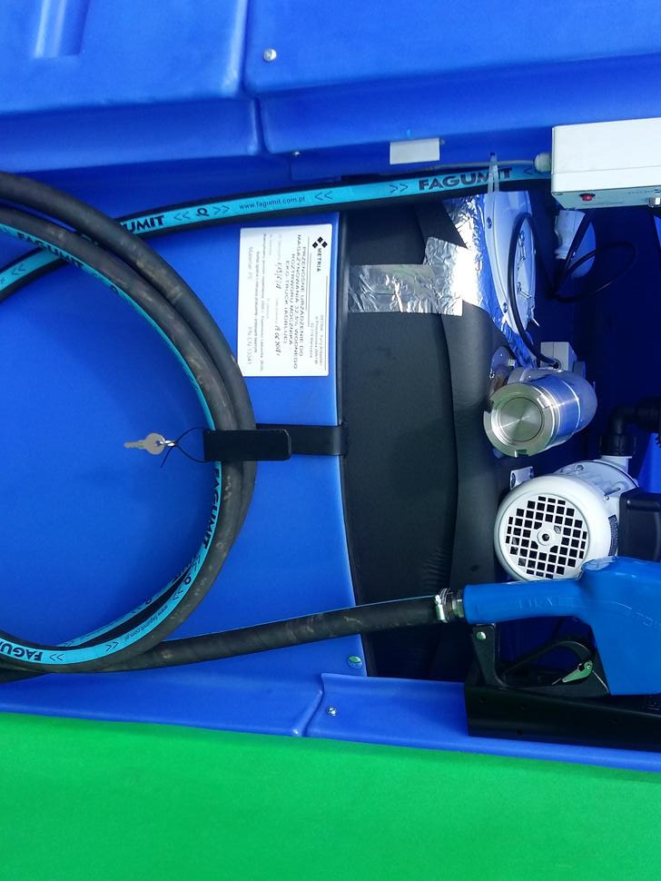 DC AdBlue tank / Cuve à AdBlue / Serbatoio per AdBlue / Бак для AdBlue / Adblue 2500 l - Rezervoar za skladiščenje: slika 2 DC AdBlue tank / Cuve à AdBlue / Serbatoio per AdBlue / Бак для AdBlue / Adblue 2500 l - Rezervoar za skladiščenje: slika 2