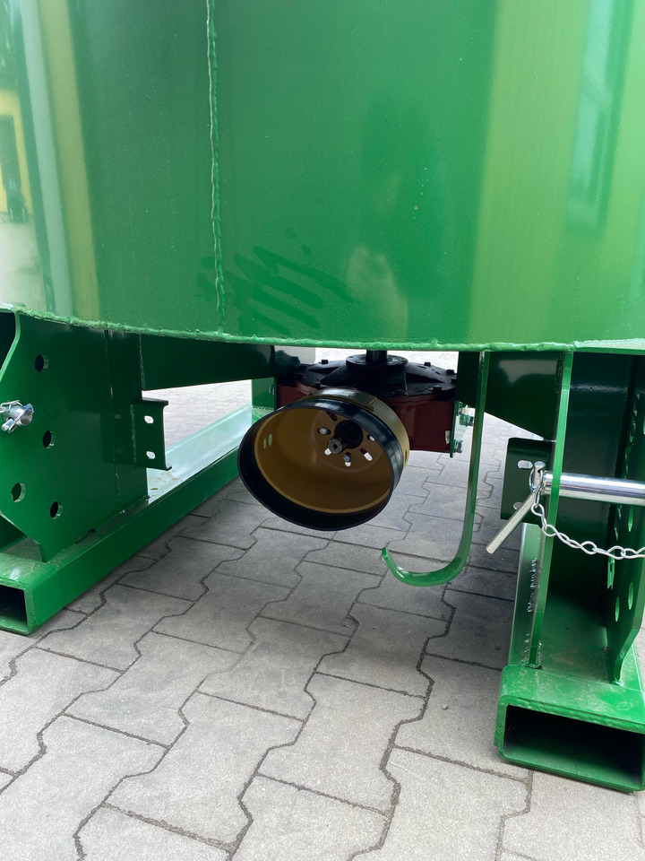 DC Betonmischer / Hydraulic concrete mixer / Malaxeur à béton hydraulique / Betoniera / Бетономешалка с гидравлическим приводом / Betoniarka hydrauliczna 800 l - Mešalec za beton: slika 4 DC Betonmischer / Hydraulic concrete mixer / Malaxeur à béton hydraulique / Betoniera / Бетономешалка с гидравлическим приводом / Betoniarka hydrauliczna 800 l - Mešalec za beton: slika 4