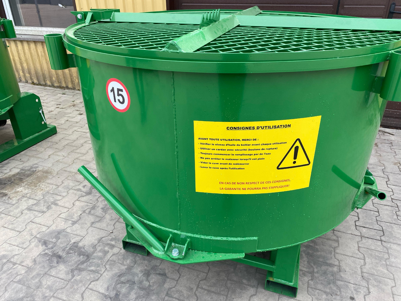 DC Betonmischer / Hydraulic concrete mixer / Malaxeur à béton hydraulique / Betoniera / Бетономешалка с гидравлическим приводом / Betoniarka hydrauliczna 800 l - Mešalec za beton: slika 5 DC Betonmischer / Hydraulic concrete mixer / Malaxeur à béton hydraulique / Betoniera / Бетономешалка с гидравлическим приводом / Betoniarka hydrauliczna 800 l - Mešalec za beton: slika 5