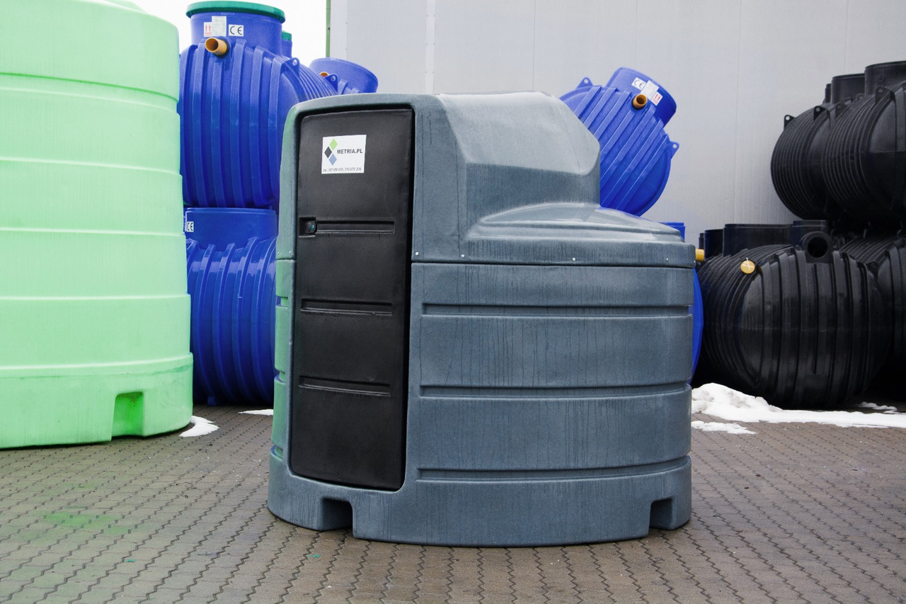 DC Dieseltank / Double-walled fuel tank for diesel fuel / Cuve à gasoil / Sebatoio gasolio / Бак для дизельного топлива / Zbiornik 2500 l - Rezervoar za skladiščenje: slika 1 DC Dieseltank / Double-walled fuel tank for diesel fuel / Cuve à gasoil / Sebatoio gasolio / Бак для дизельного топлива / Zbiornik 2500 l - Rezervoar za skladiščenje: slika 1