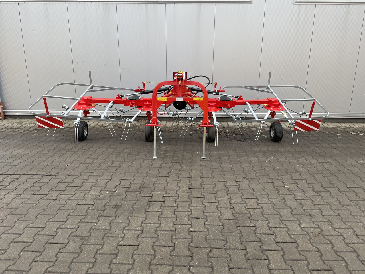 JAR-MET Schwader / Tedder / Faneuse / Przetrząsacz 5,2 m - Obračalnik/ Zgrabljalnik: slika 3 JAR-MET Schwader / Tedder / Faneuse / Przetrząsacz 5,2 m - Obračalnik/ Zgrabljalnik: slika 3