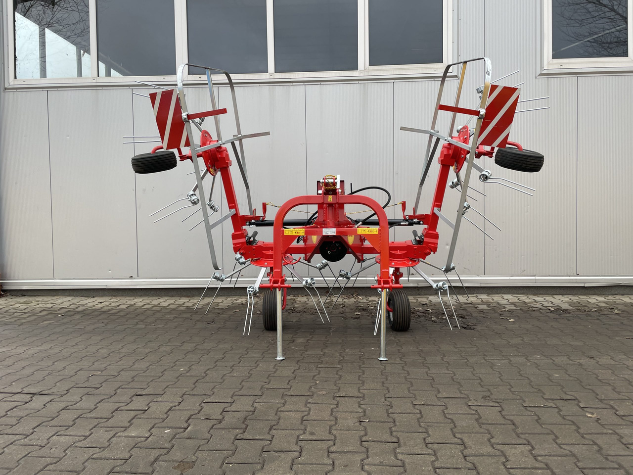 JAR-MET Schwader / Tedder / Faneuse / Przetrząsacz 5,2 m - Obračalnik/ Zgrabljalnik: slika 2 JAR-MET Schwader / Tedder / Faneuse / Przetrząsacz 5,2 m - Obračalnik/ Zgrabljalnik: slika 2