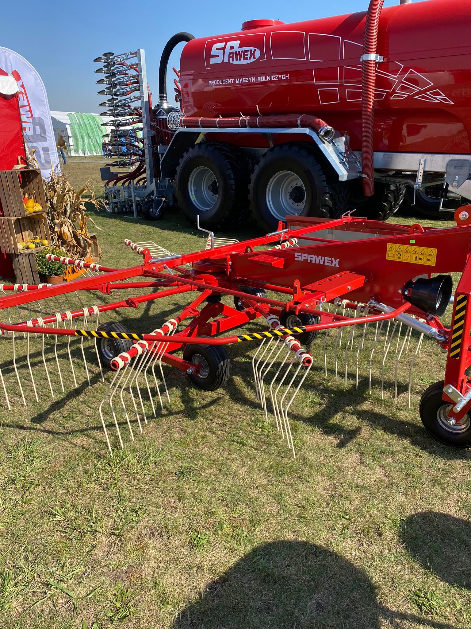 Spawex Kreiselschwader / Rake / Andaineur / Rastrillo / Rastrello / Zgrabiarka 4,5 m - Obračalnik/ Zgrabljalnik: slika 5 Spawex Kreiselschwader / Rake / Andaineur / Rastrillo / Rastrello / Zgrabiarka 4,5 m - Obračalnik/ Zgrabljalnik: slika 5