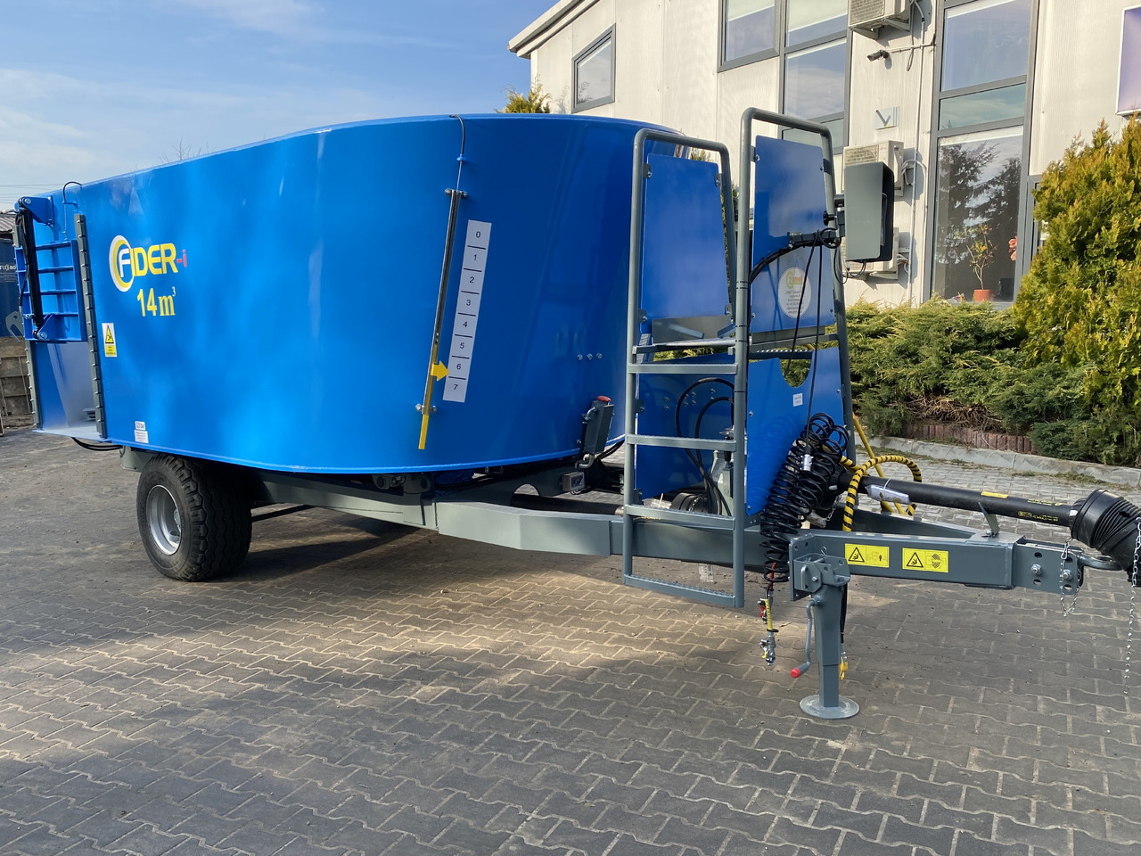 ZAMET Futtermischwagen / Feed mixer / Melangeuse / Carro miscelatore / Vagoneta 2 sinfines / Кормораздатчик 2 шнека / Wóz paszowy 14 m3 - Mešalnik za krmo: slika 2 ZAMET Futtermischwagen / Feed mixer / Melangeuse / Carro miscelatore / Vagoneta 2 sinfines / Кормораздатчик 2 шнека / Wóz paszowy 14 m3 - Mešalnik za krmo: slika 2