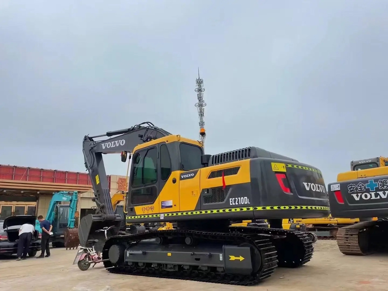 VOLVO EC210DL - Bager goseničar: slika 2 VOLVO EC210DL - Bager goseničar: slika 2