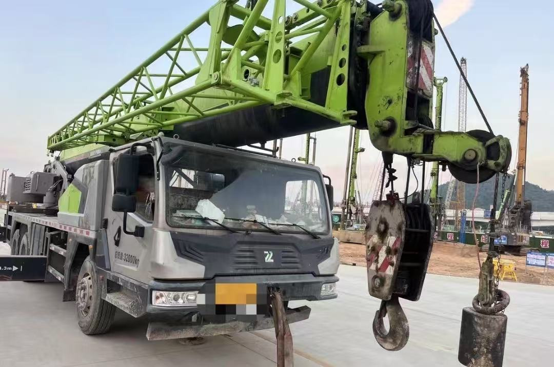 ZOOMLION ZTC300V - Avtodvigalo: slika 1 ZOOMLION ZTC300V - Avtodvigalo: slika 1