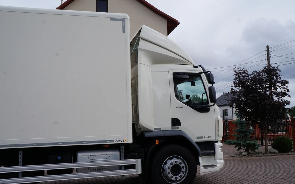 DAF LF 230 18 TON EURO 6 KONTENER 18 PALET ŁAD. 9800 KG WINDA TGM - Tovornjak zabojnik: slika 4 DAF LF 230 18 TON EURO 6 KONTENER 18 PALET ŁAD. 9800 KG WINDA TGM - Tovornjak zabojnik: slika 4