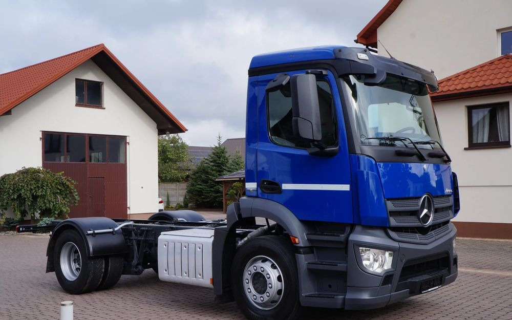 Mercedes-Benz ANTOS 1824 ACTROS EURO 6 RAMA DO ZABUDOWY ROZSTAW OSI 3.80M ANTOS 1830 1827 - Tovornjak-šasija: slika 3 Mercedes-Benz ANTOS 1824 ACTROS EURO 6 RAMA DO ZABUDOWY ROZSTAW OSI 3.80M ANTOS 1830 1827 - Tovornjak-šasija: slika 3