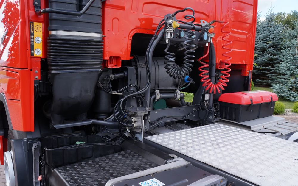 Volvo FH 4 EURO 6 GLOBETROTTER NISKI PRZEBIEG PEŁEN SERWIS - Vlačilec: slika 5 Volvo FH 4 EURO 6 GLOBETROTTER NISKI PRZEBIEG PEŁEN SERWIS - Vlačilec: slika 5