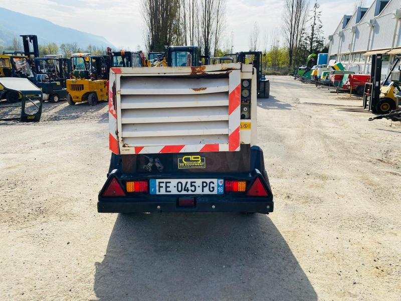 ATLAS COPCO XAS 56 Compresseur d'air sur roues - Zračni kompresor: slika 4 ATLAS COPCO XAS 56 Compresseur d'air sur roues - Zračni kompresor: slika 4