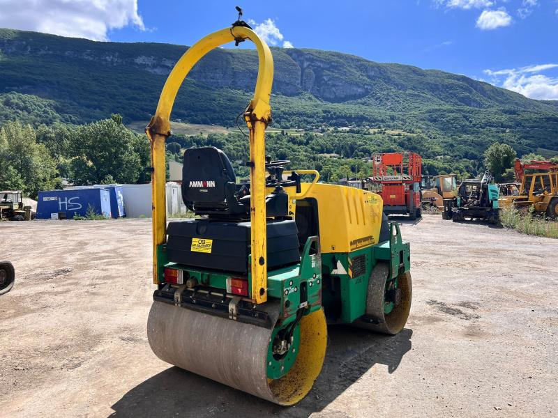 Ammann COMPACTEUR AV26-2 ROULEAU TANDEM VIBRANT ARTICULÉ - Mini valjar: slika 4 Ammann COMPACTEUR AV26-2 ROULEAU TANDEM VIBRANT ARTICULÉ - Mini valjar: slika 4