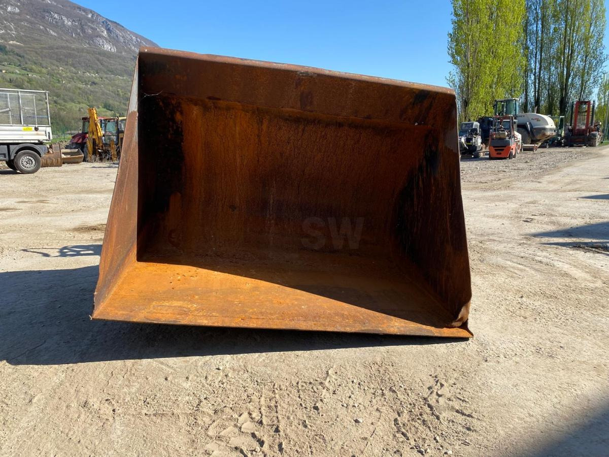 GODET CHARGEUR POUR CHARIOT ELEVATEUR - Žlica za nakladalnik: slika 2 GODET CHARGEUR POUR CHARIOT ELEVATEUR - Žlica za nakladalnik: slika 2