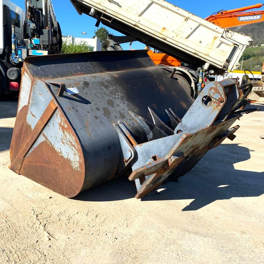 GODET CHARGEUR POUR CHARIOT ELEVATEUR - Žlica za nakladalnik: slika 4 GODET CHARGEUR POUR CHARIOT ELEVATEUR - Žlica za nakladalnik: slika 4