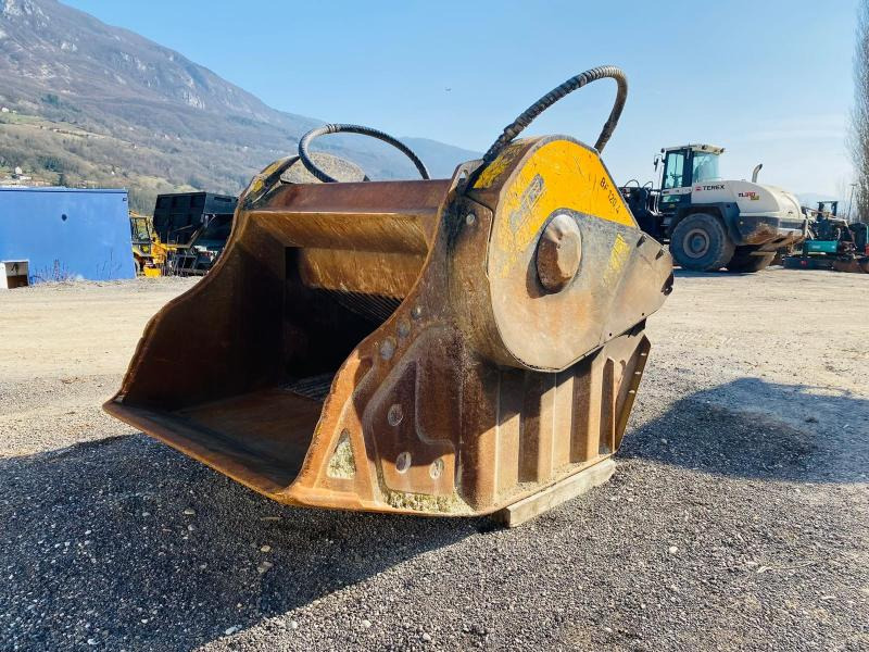 MB BF120.4 S4 Godet concasseur pour pelle de 30T à 45T - Žlica za Gradbeni stroj: slika 1 MB BF120.4 S4 Godet concasseur pour pelle de 30T à 45T - Žlica za Gradbeni stroj: slika 1